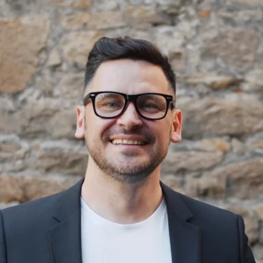 John Picking — Co-fundador AIRES – AI Research & Education Studio